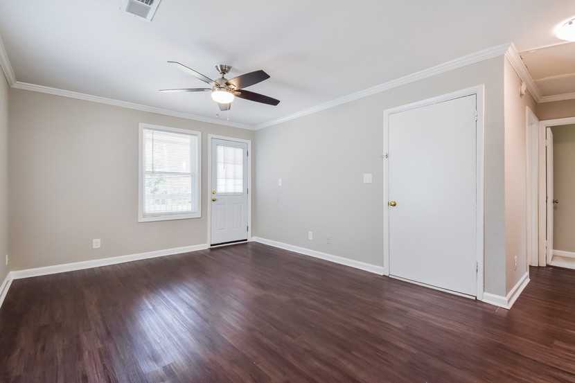 407 Angier Ave Ne #102 - Photo 4 of 16