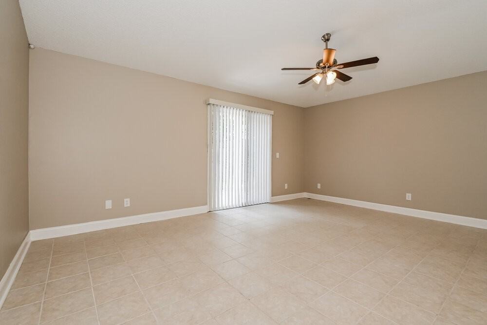 12325 Mastin Cove Rd - Photo 4 of 19