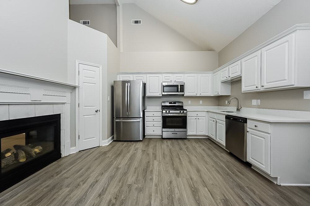 4060 Springvale Way - Photo 7 of 19