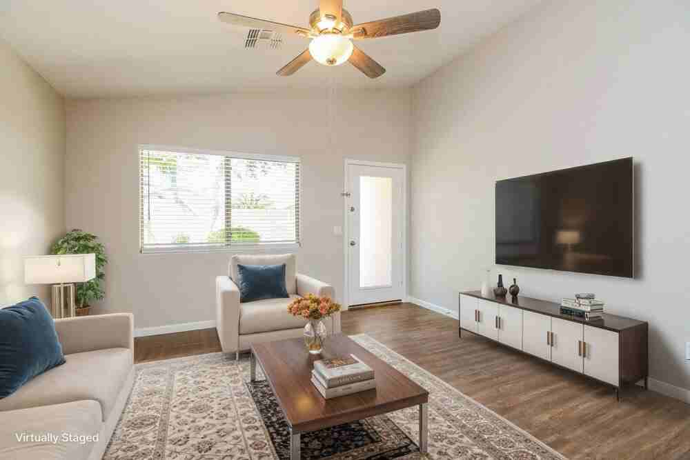 992 E Saddle Way - Photo 3 of 19