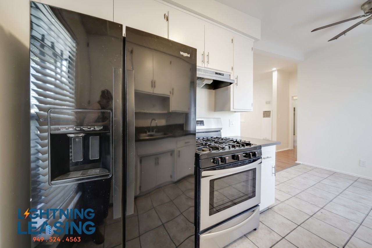 1323 N Harvard Blvd #5D - Photo 3 of 13