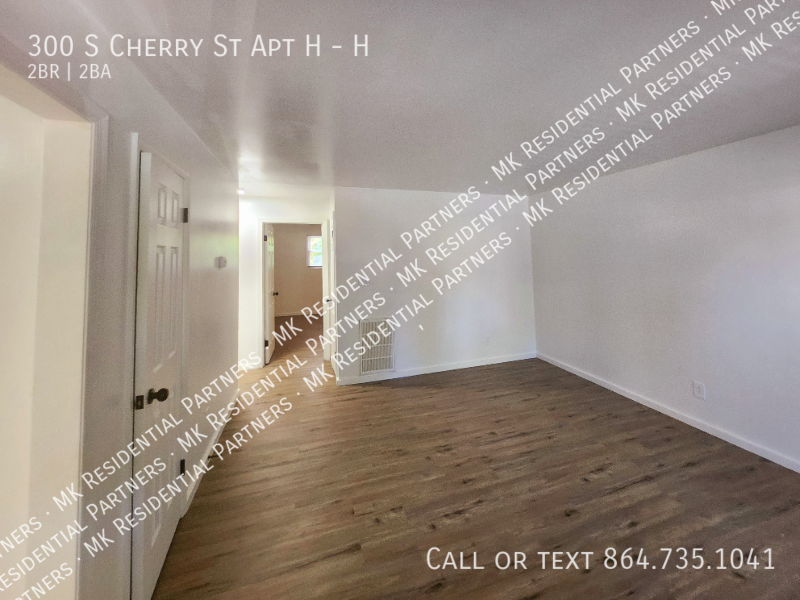 300 S Cherry St Apt H #H - Photo 3 of 12