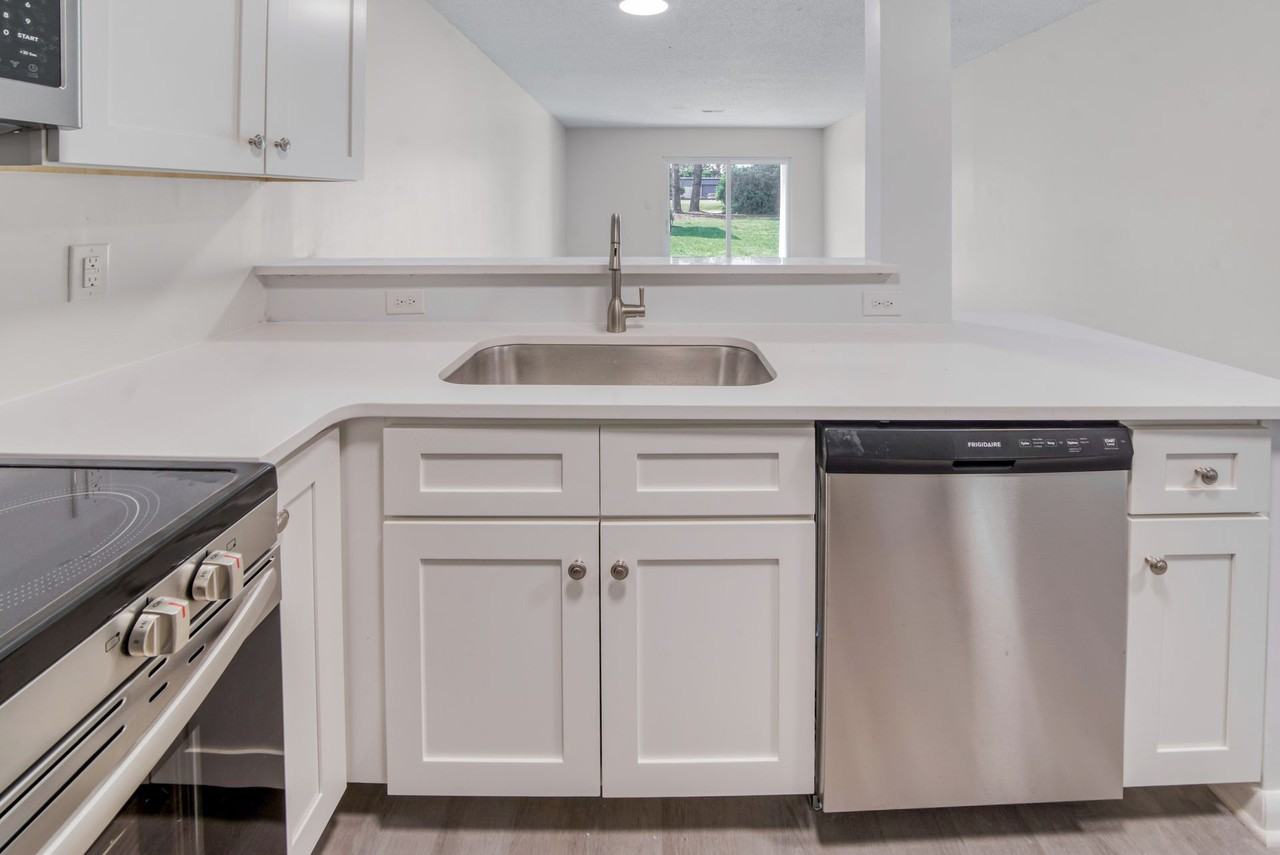 Knightdale Manor - Photo 2 of 21