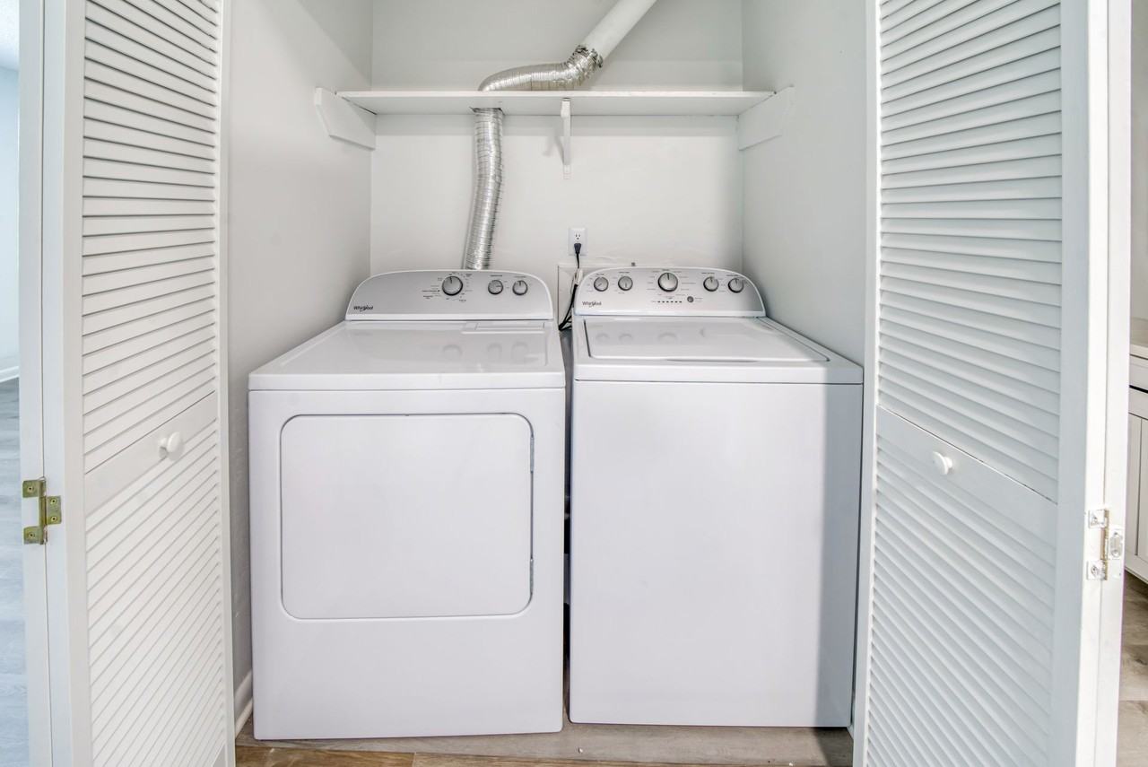 Knightdale Manor - Photo 3 of 21