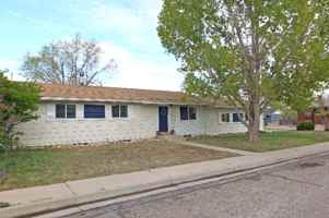 featured image of 1673 Northfield Rd