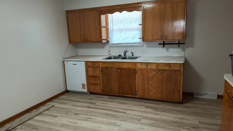 102 La Choy Dr - Photo 2 of 12