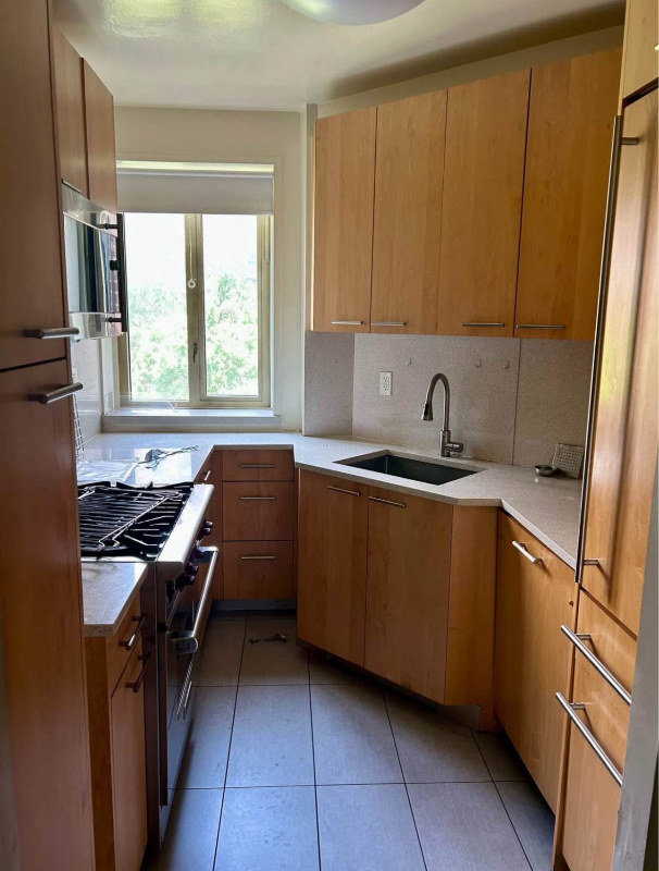 26 Ticonderoga Rd - Photo 3 of 7