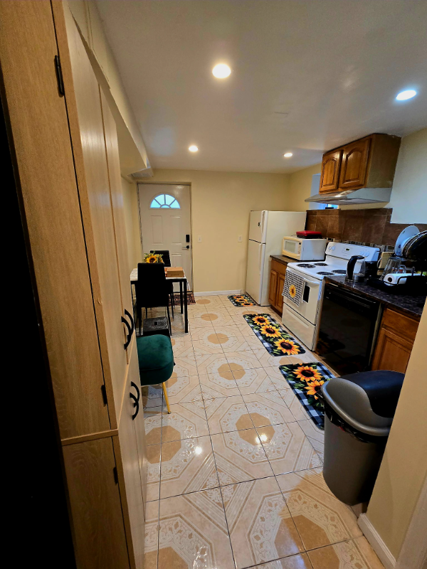 1 Lehrer Ave - Photo 3 of 8