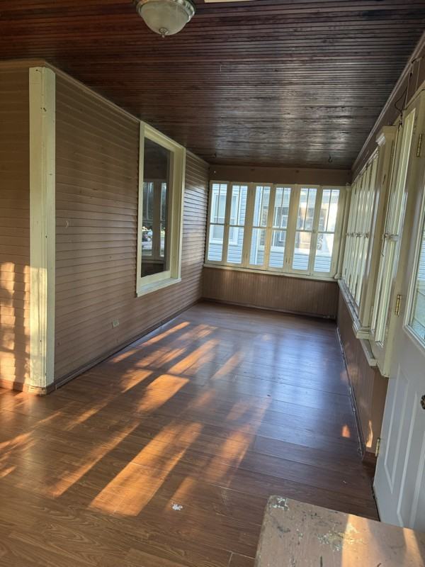 412 Maple Ave #412MAPLE - Photo 3 of 16