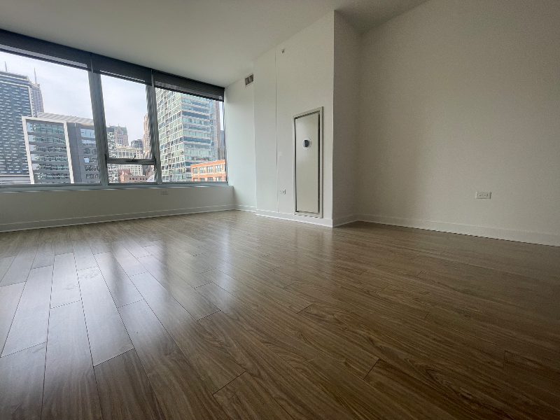 712 S Wells St - Photo 2 of 9