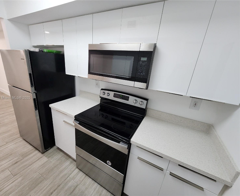 201 Sw 116th Ave #2500 - Photo 3 of 20