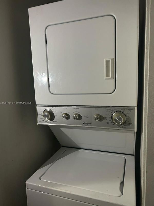 10330 Nw 8th St #1033 - Photo 7 of 9