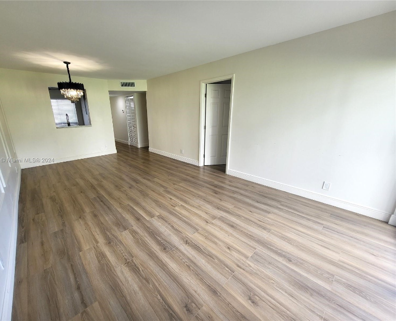 8610 N Sherman Cir #210 - Photo 4 of 20