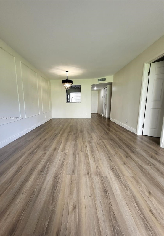 8610 N Sherman Cir #210 - Photo 5 of 20