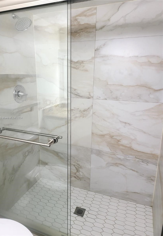 8610 N Sherman Cir #210 - Photo 7 of 20