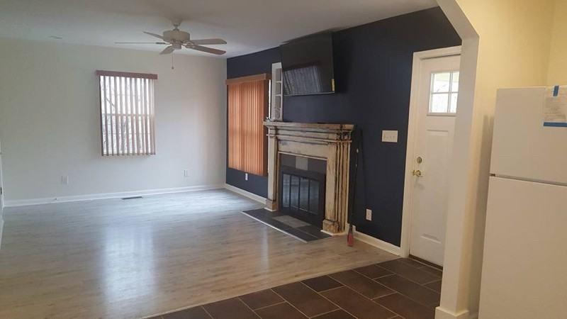 215 Circle Dr - Photo 2 of 7