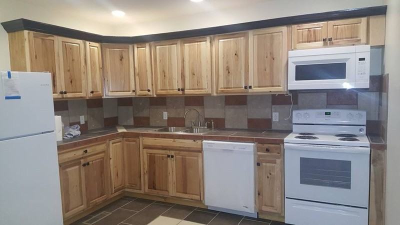 215 Circle Dr - Photo 3 of 7