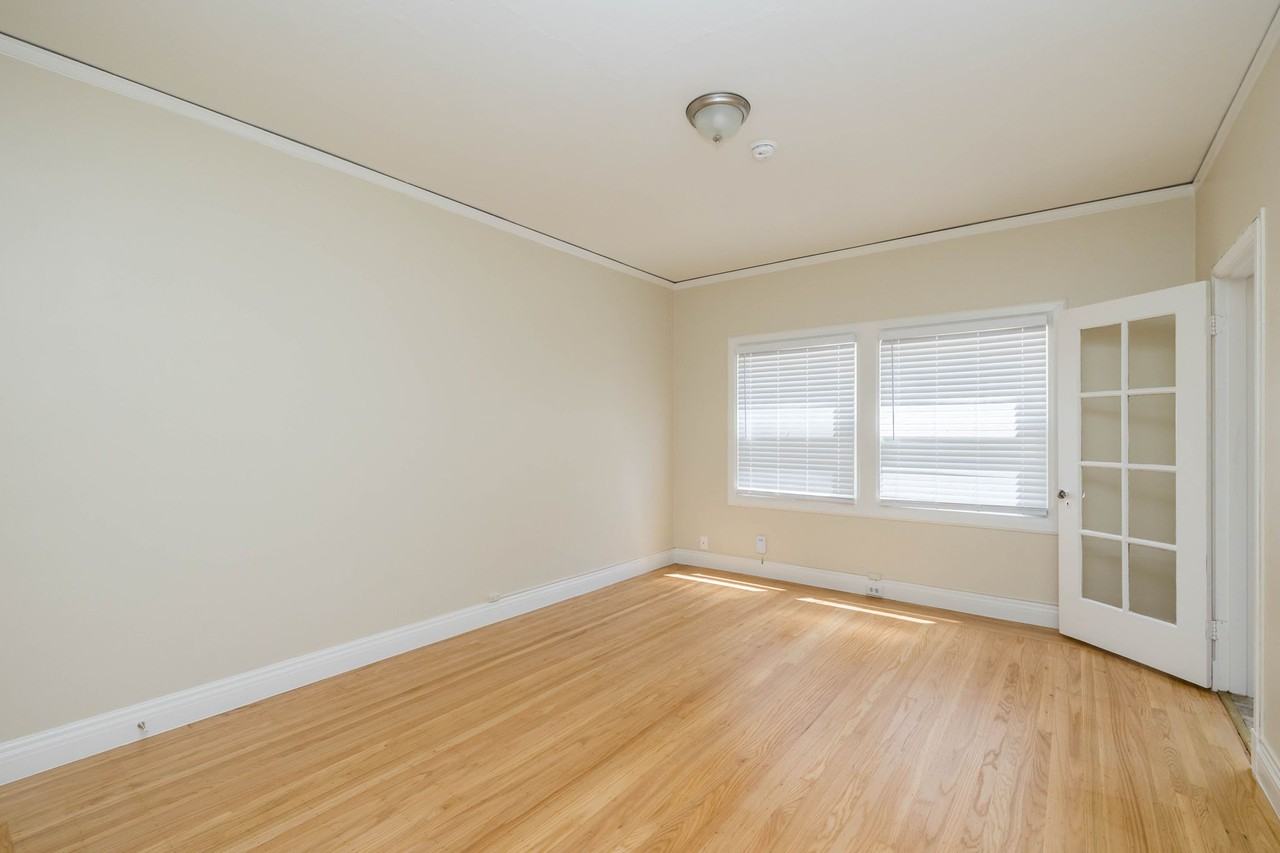 226 Athol - Photo 6 of 31