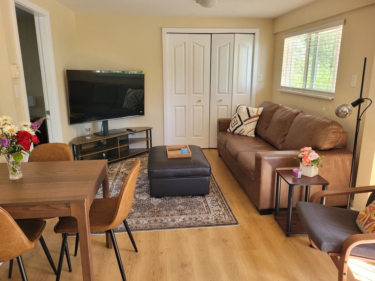 5345 Kensington Crescent - Photo 2 of 10