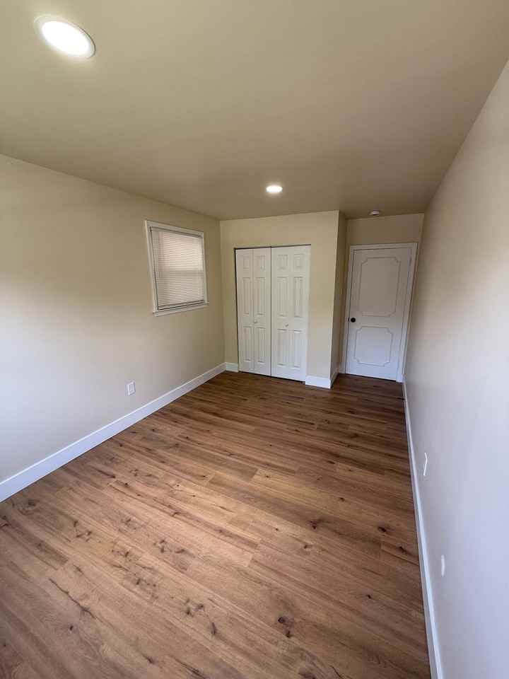 200 E Maple Avenue - Photo 3 of 13