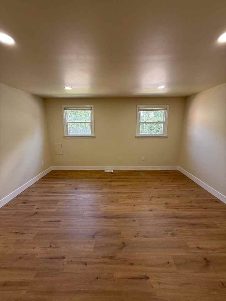 200 E Maple Avenue - Photo 4 of 13