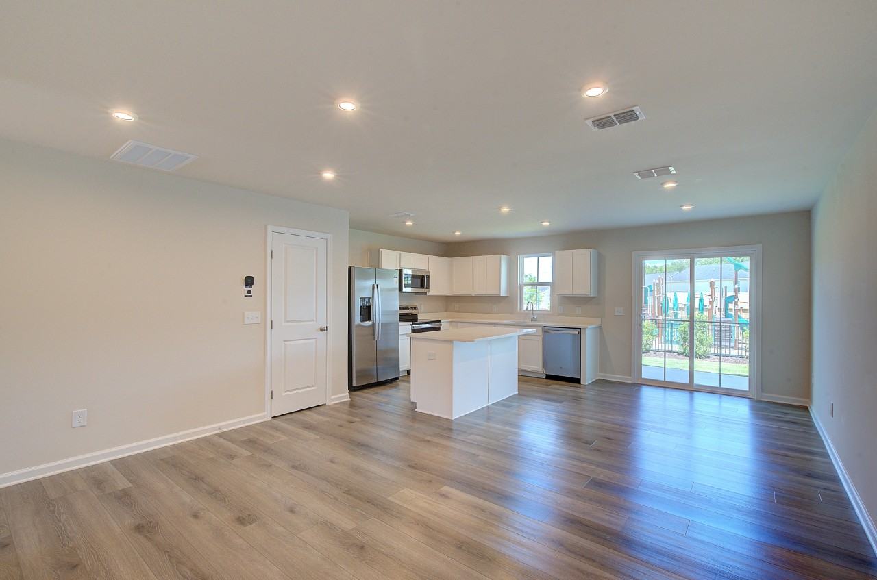 411 Mancini Dr - Photo 4 of 18