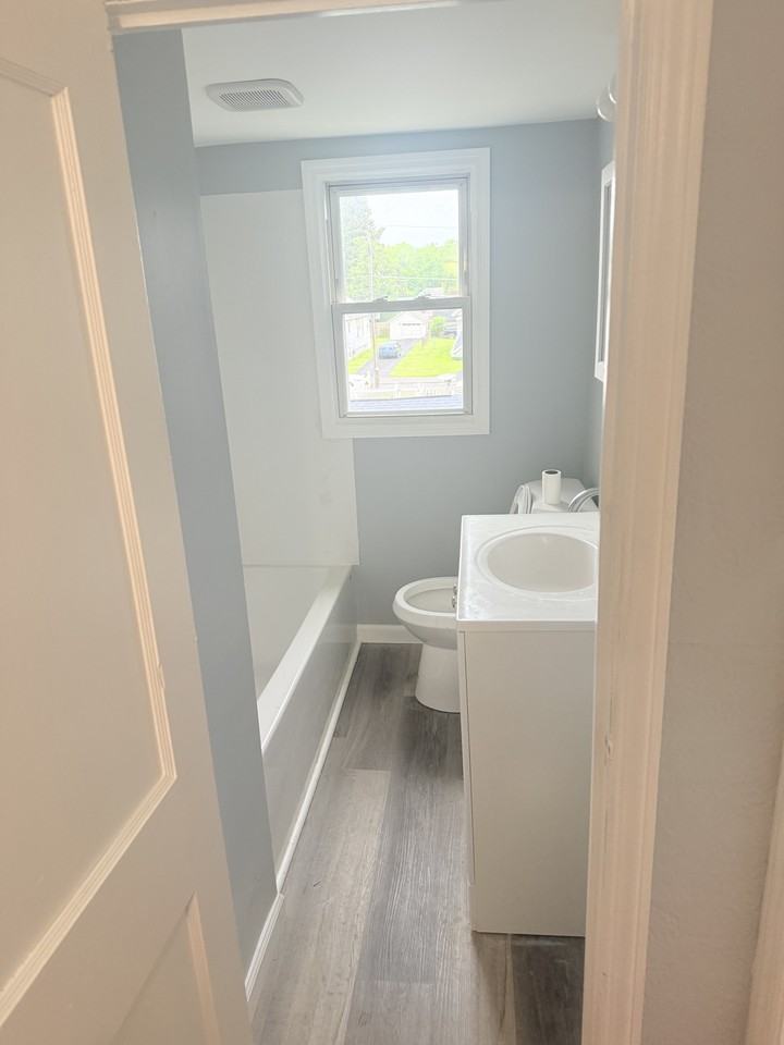 35 Cherry St #B - Photo 4 of 10