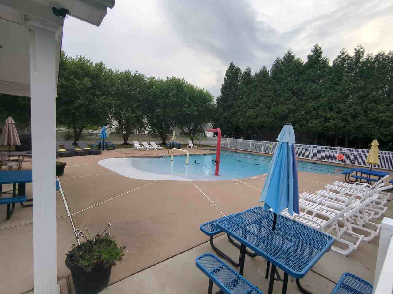 963 Shadow Pine Dr #4 - Photo 3 of 30