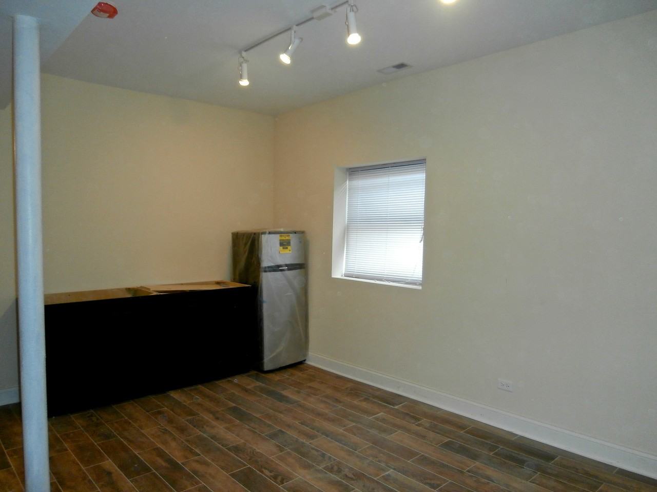 3216 W Argyle St #1N - Photo 3 of 14