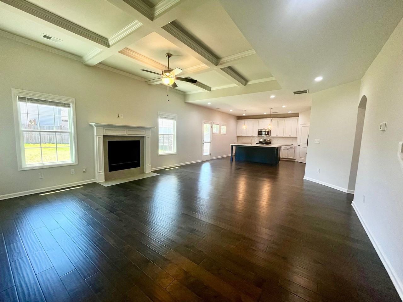 311 Shoshone Cir - Photo 2 of 25