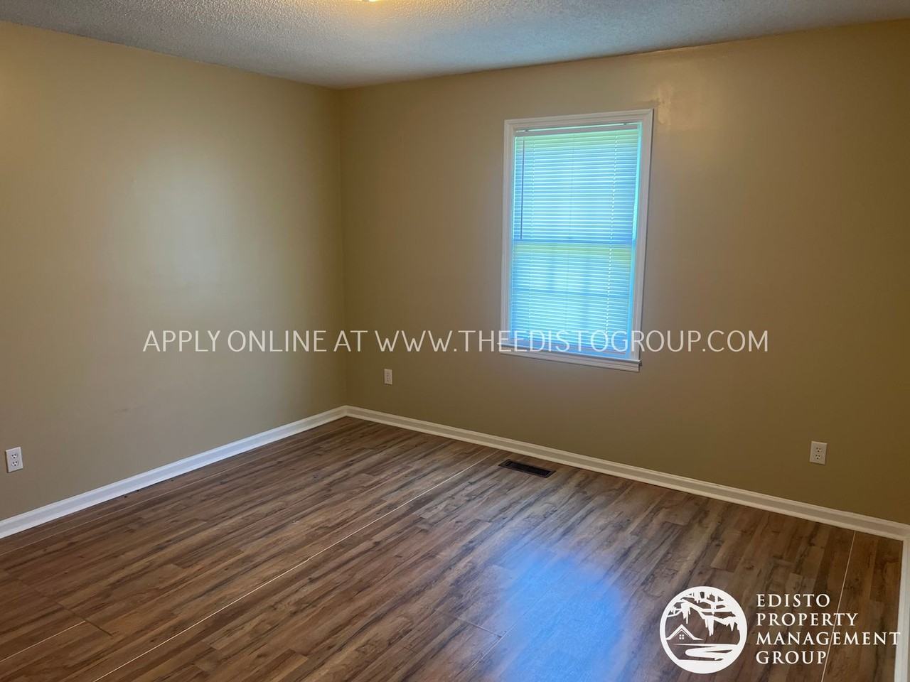 642 Medway Dr - Photo 3 of 13