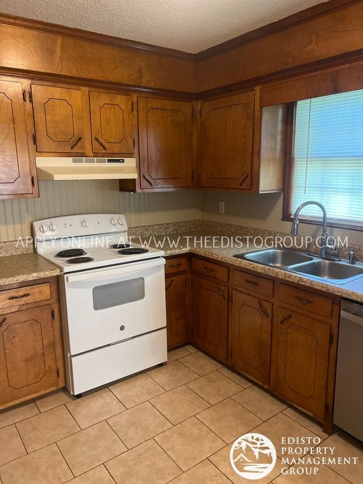 642 Medway Dr - Photo 6 of 13