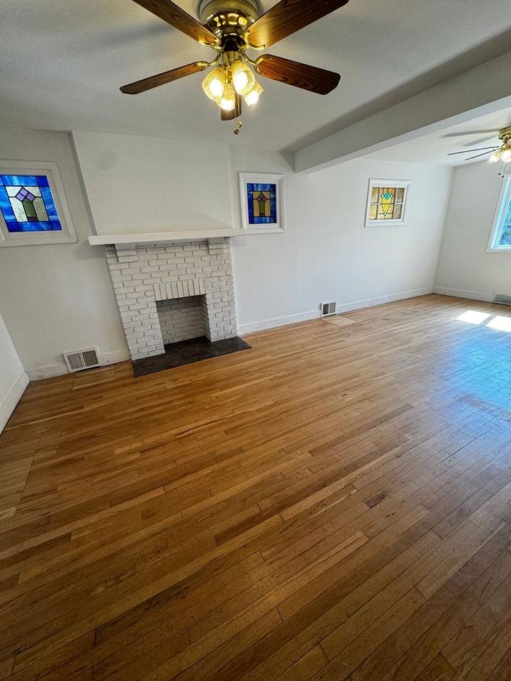 3324 Niagara St - Photo 2 of 18