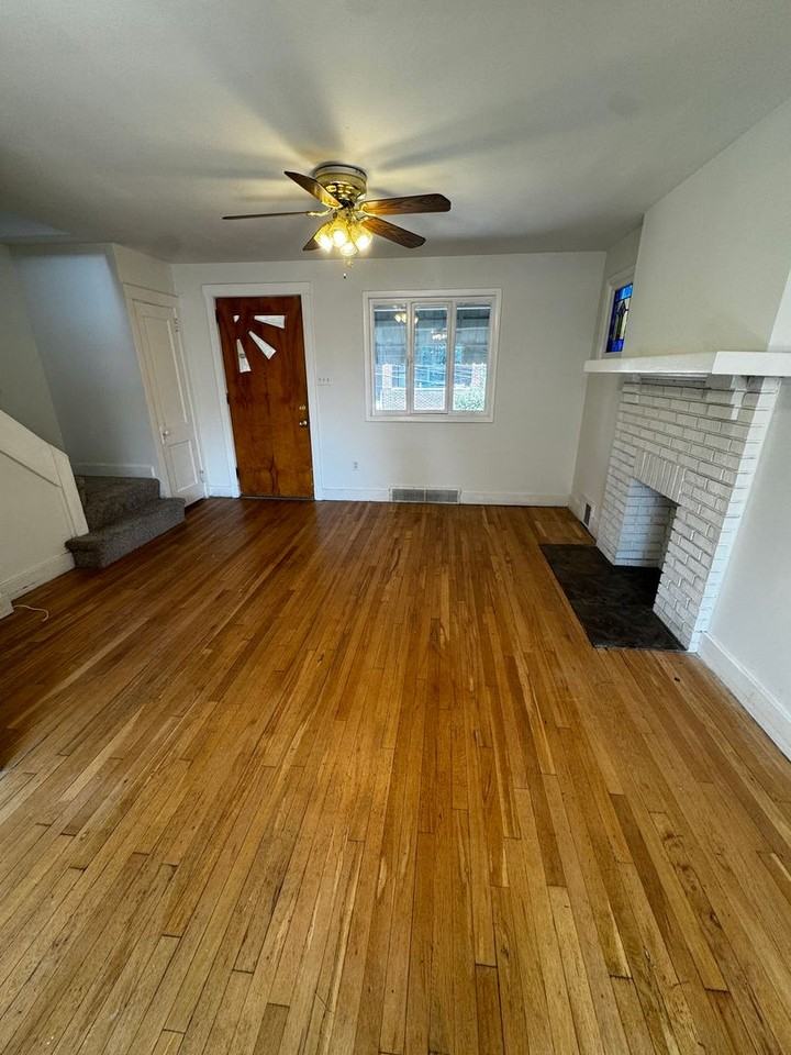 3324 Niagara St - Photo 4 of 18