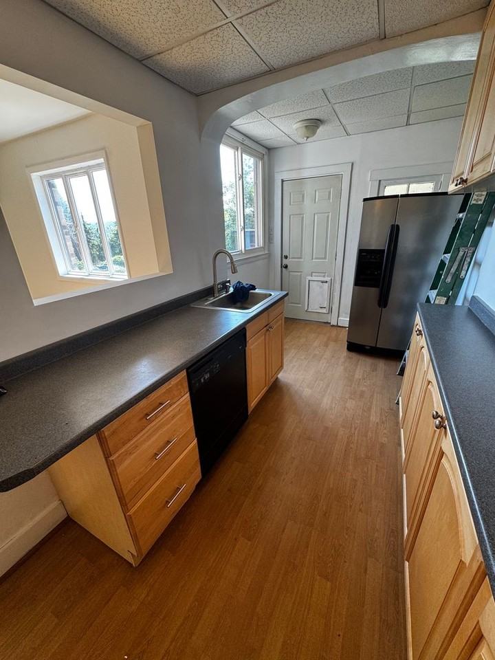 3324 Niagara St - Photo 6 of 18