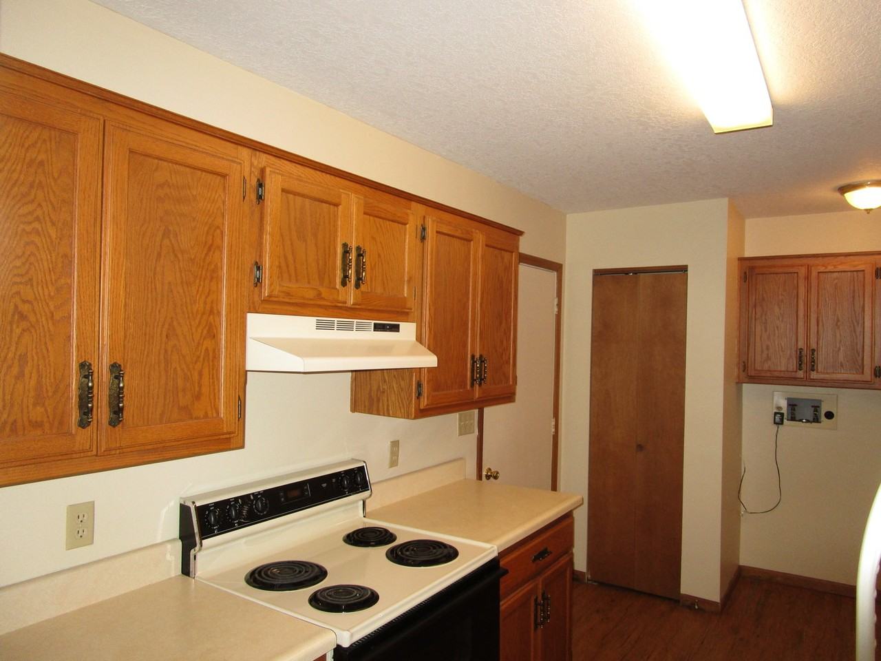 705 W Main St - Photo 5 of 12
