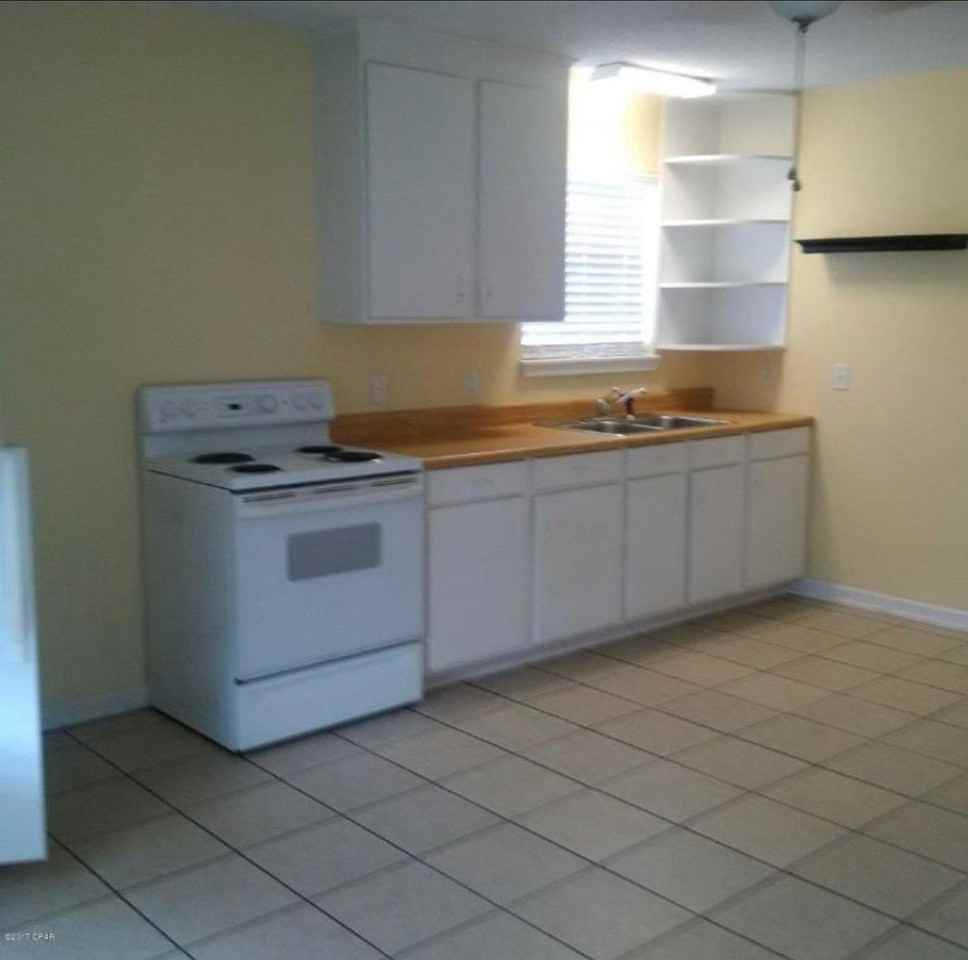 7814 Beach Dr - Photo 2 of 11