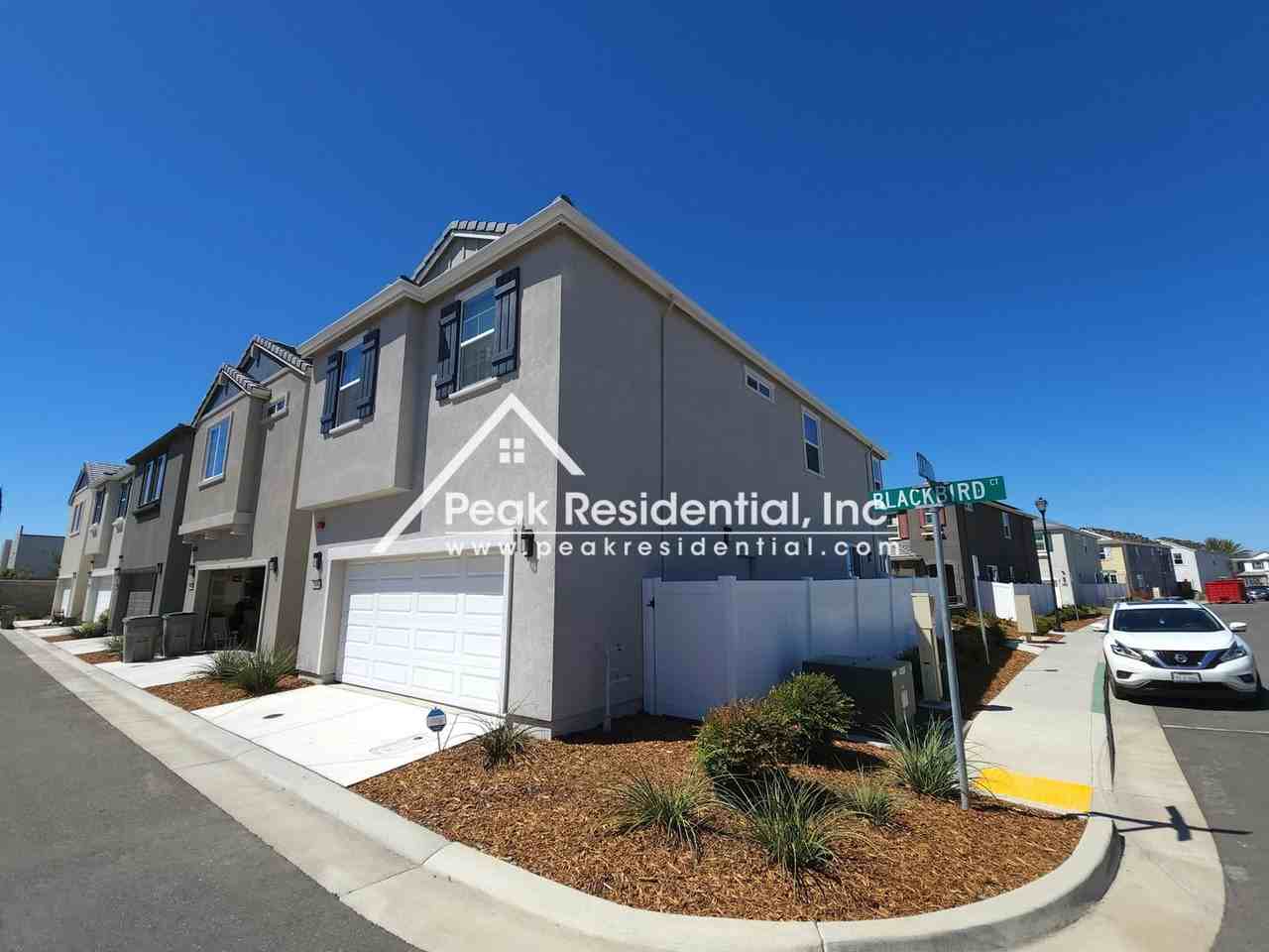 3151 Blackbird Ct - Photo 3 of 21