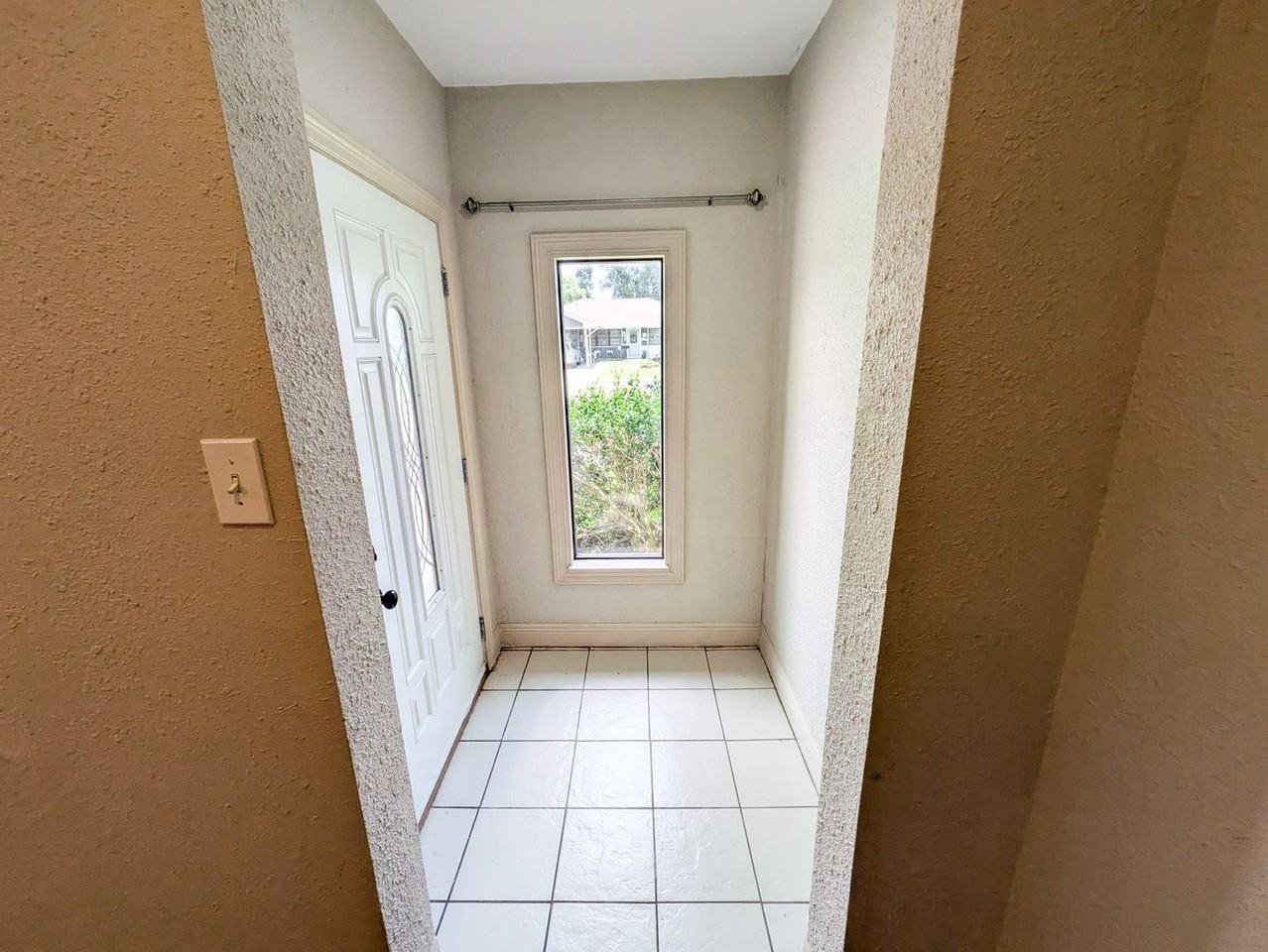 5031 Simpson Ave - Photo 2 of 20