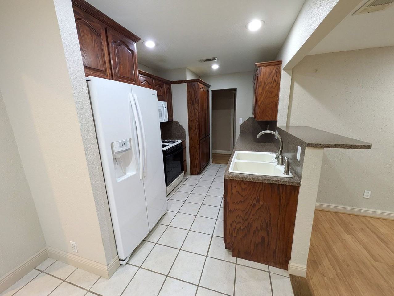 5031 Simpson Ave - Photo 5 of 20