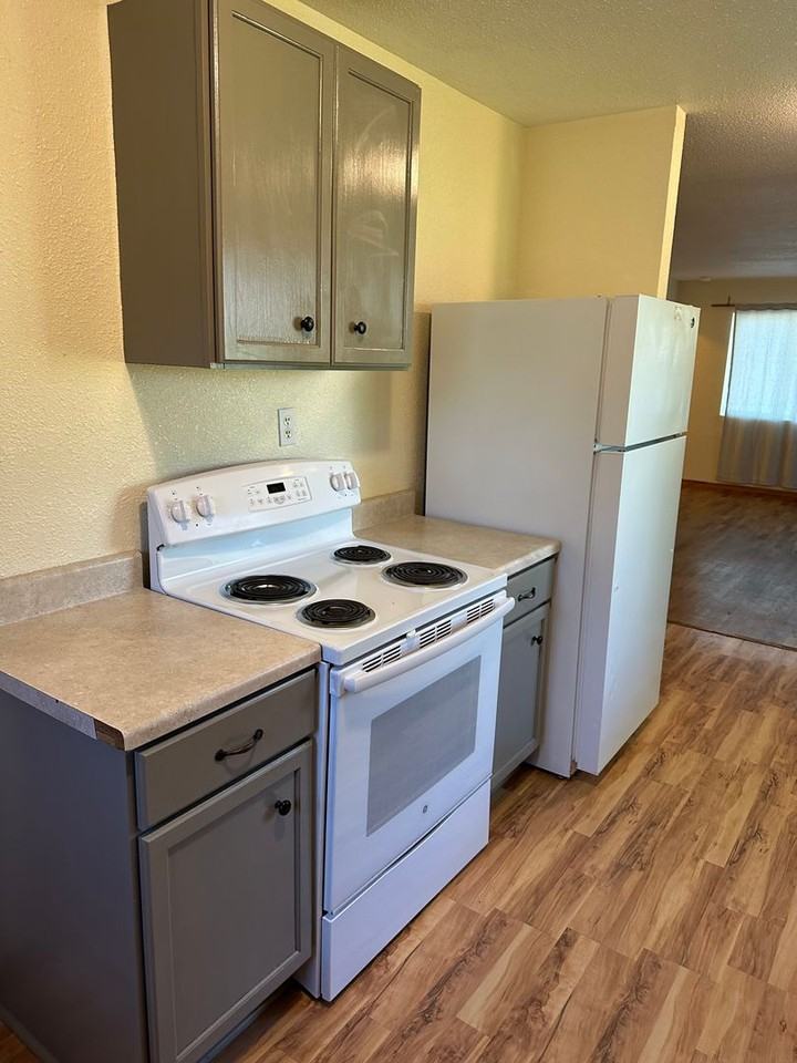 623 Terry Ave - Photo 4 of 15