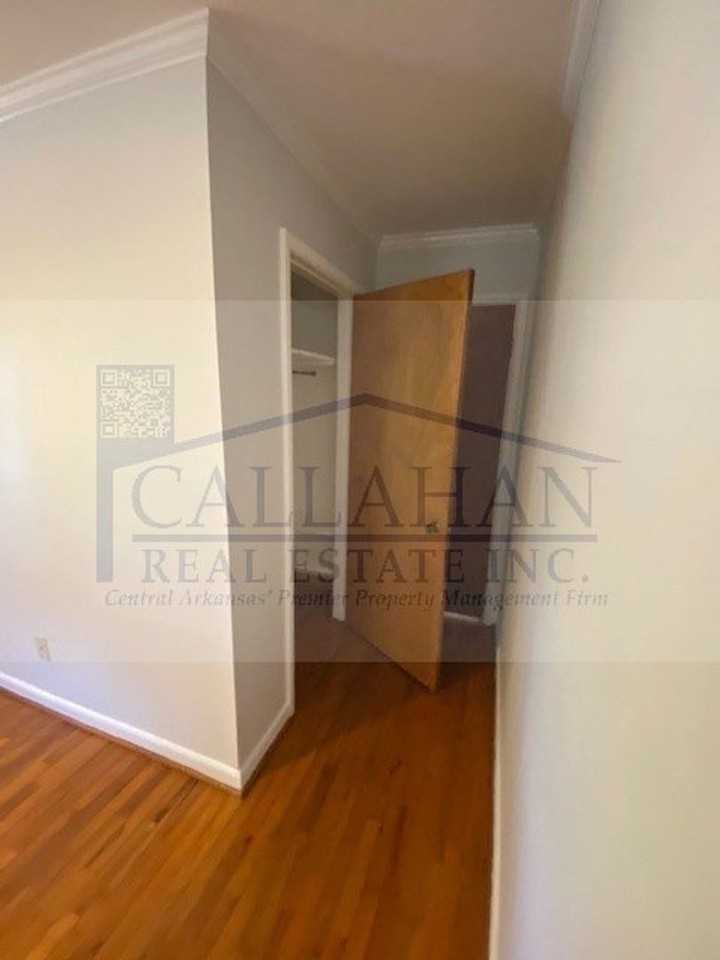 5224 Greenway Dr - Photo 2 of 20