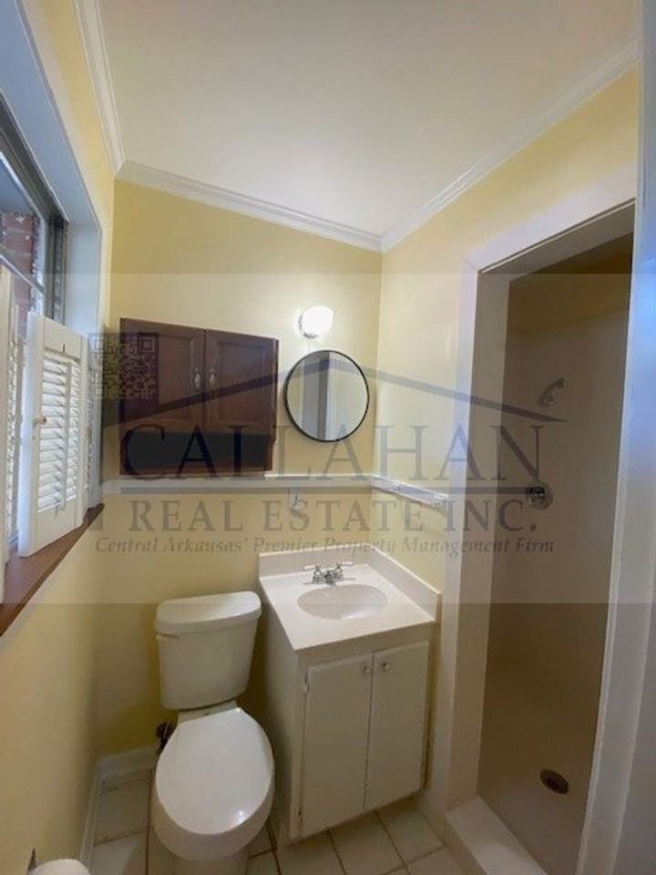 5224 Greenway Dr - Photo 4 of 20