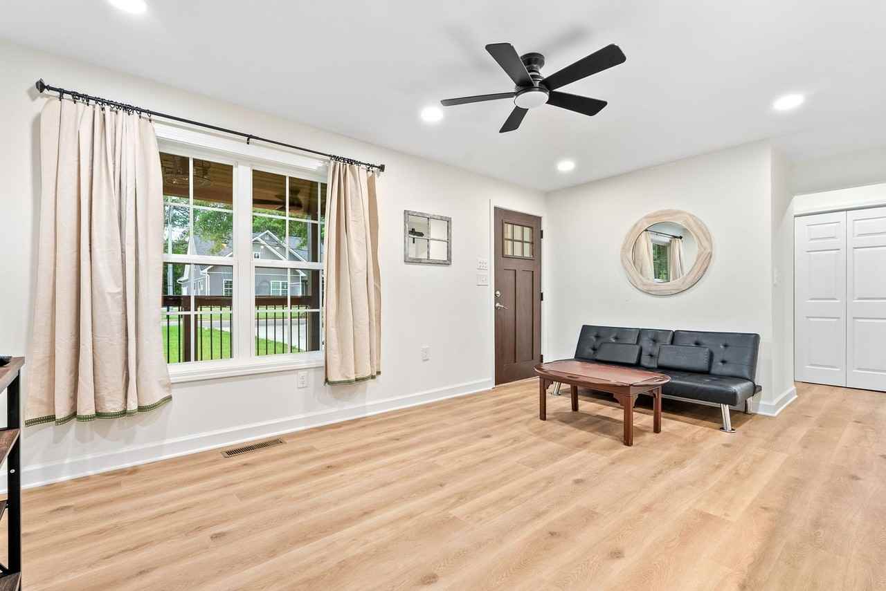 318 Byrd St - Photo 2 of 15