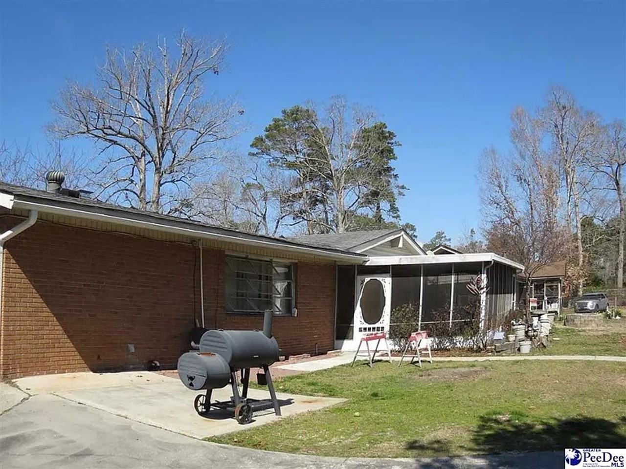 237 Creek Dr - Photo 2 of 14