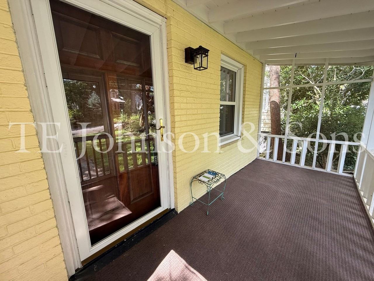 2443 Hoyt St - Photo 2 of 31