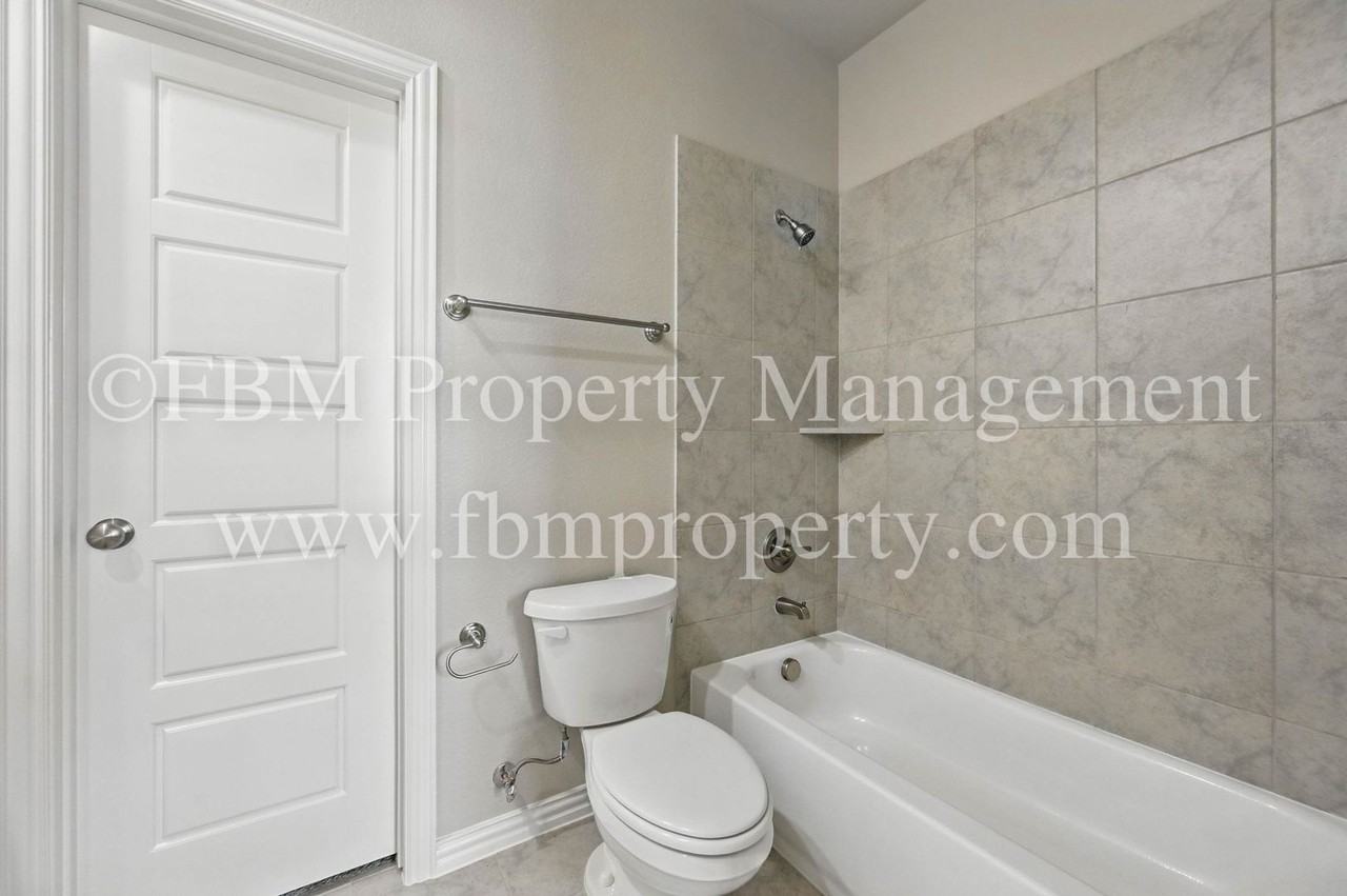 2120 Dena Dr - Photo 5 of 21