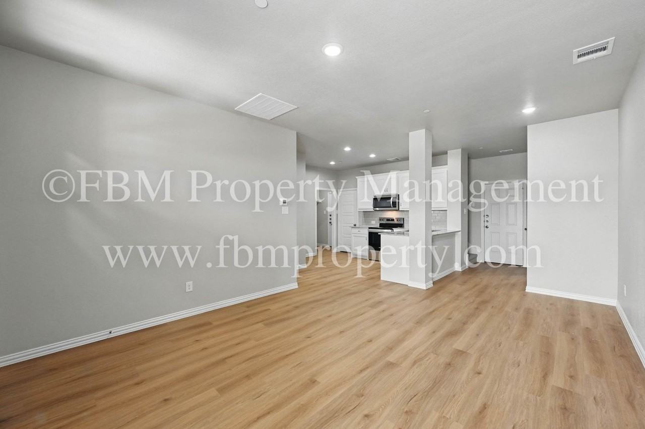 2120 Dena Dr - Photo 7 of 21