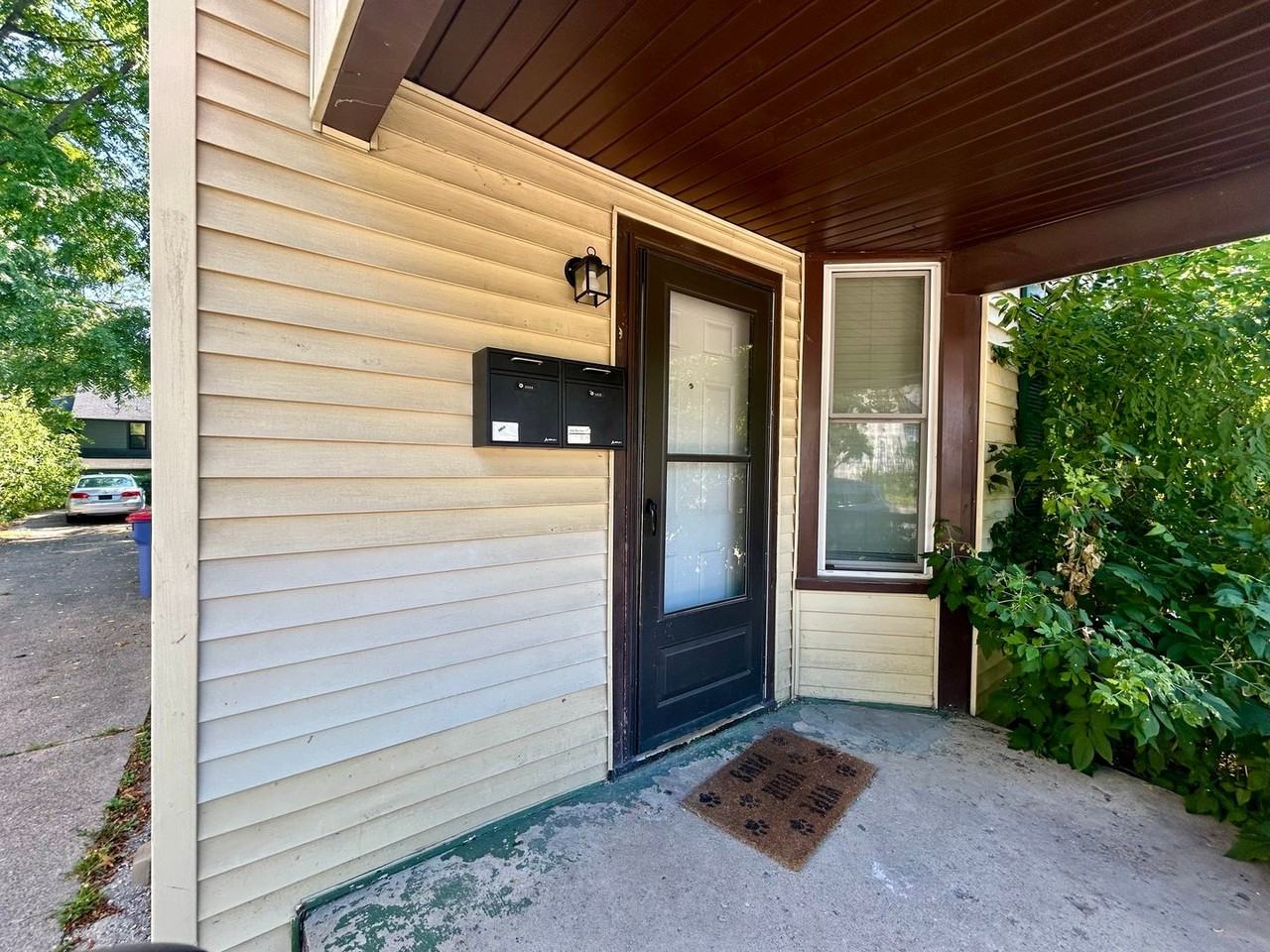 1040 Fairmount St Se - Photo 2 of 19
