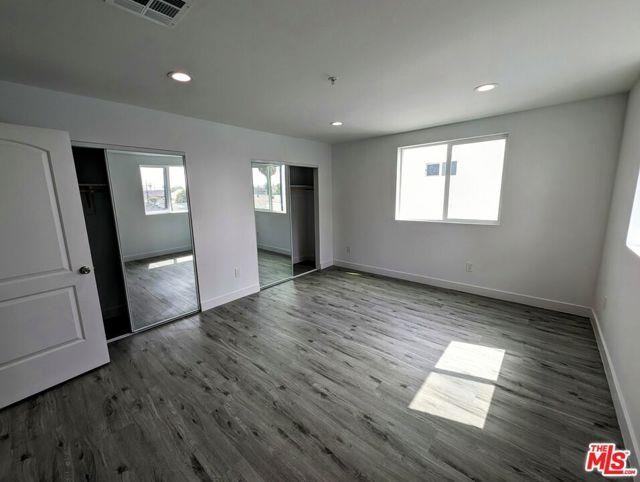 753 1/2 E Adams Blvd - Photo 2 of 8
